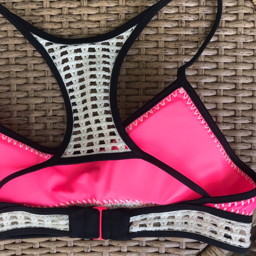 NEVER WORN Victoria’s Secret Bikini Top - Picture 6 of 6